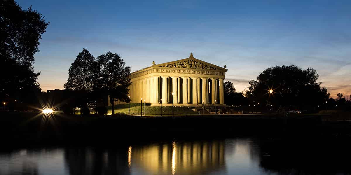 Nashville Parthenon at night